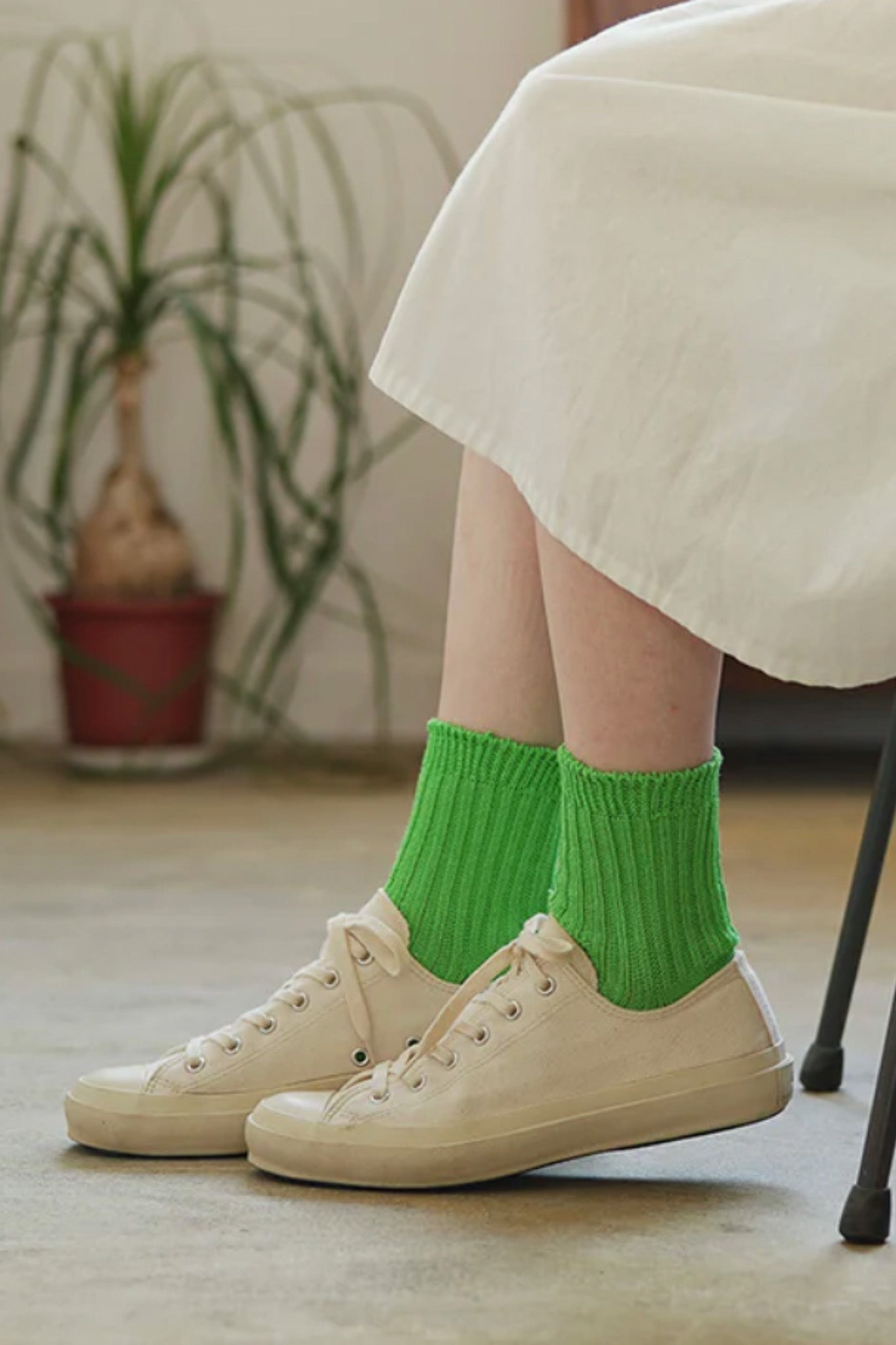 Nishiguchi Kutsushita: Praha Linen Ribbed Socks