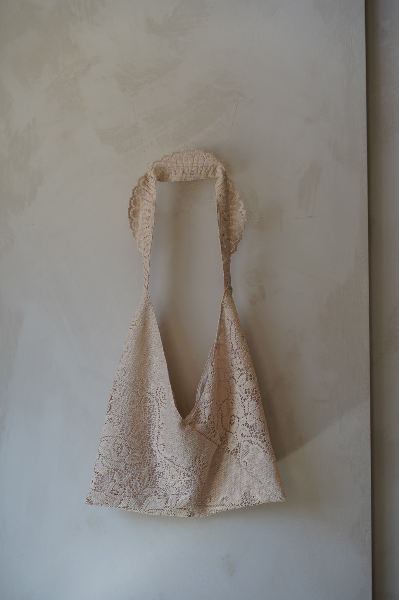 Azuma Shoulder Bag in Vintage lace