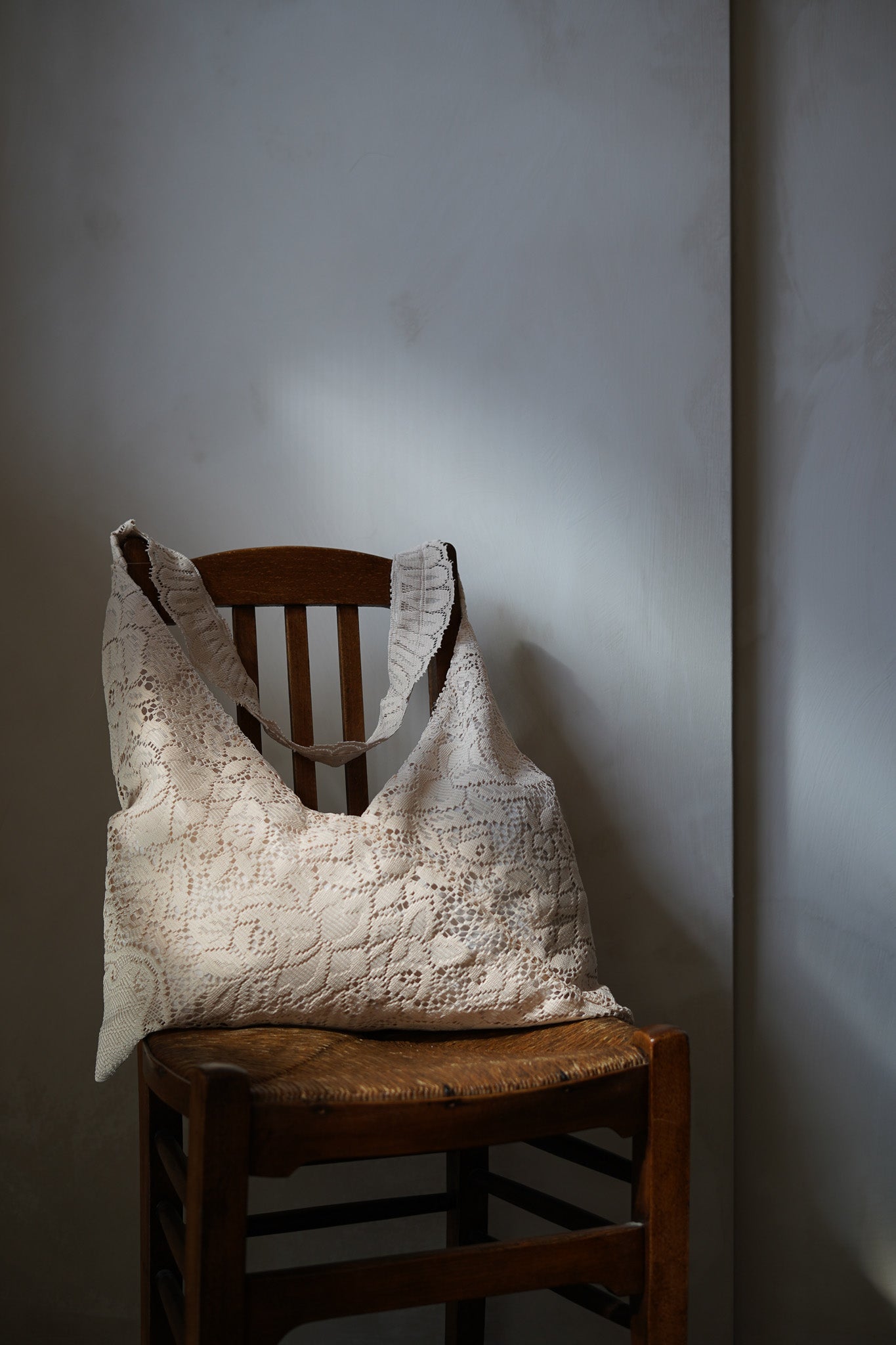 Azuma Shoulder Bag in Vintage lace