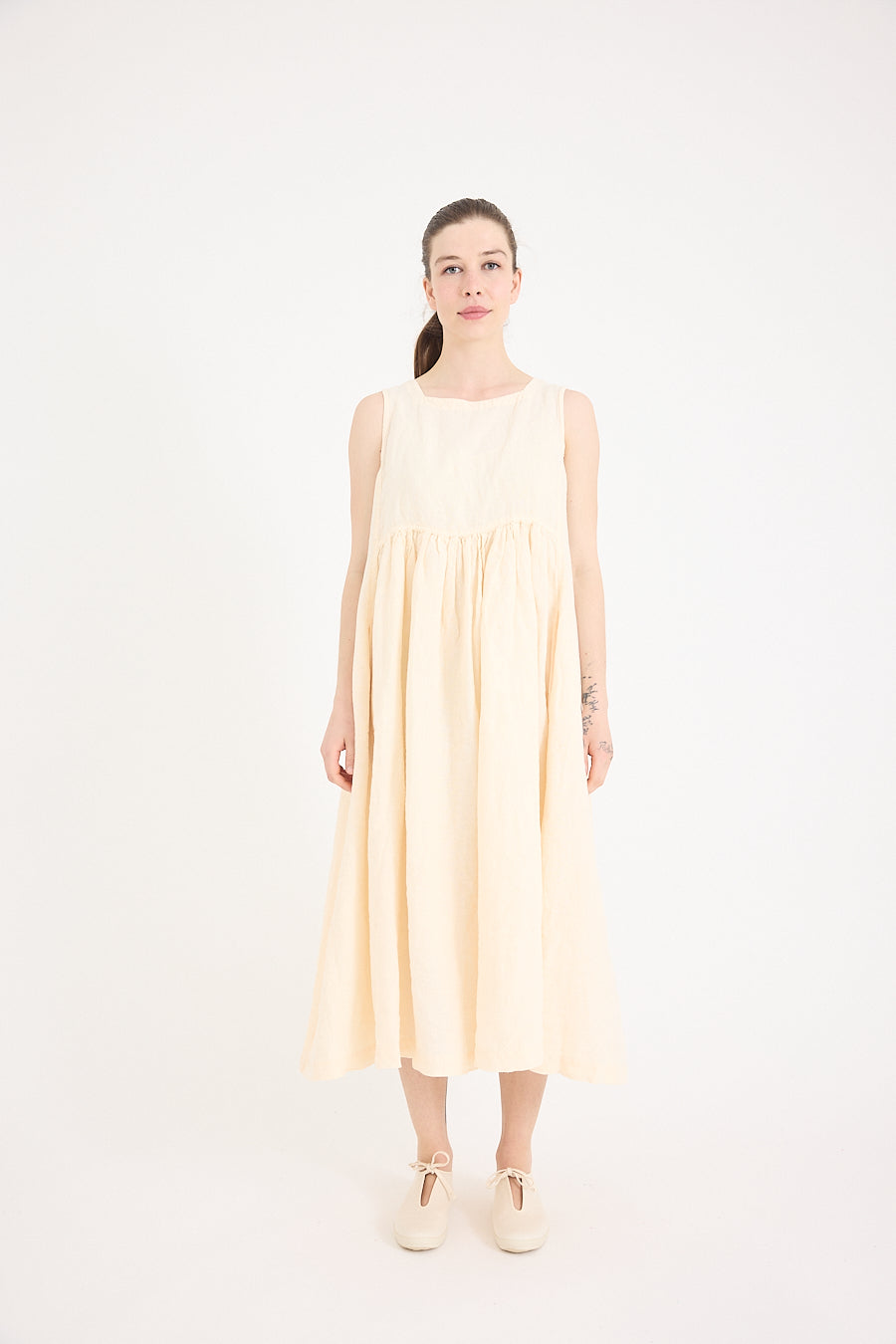 Dahlia Dress in Light Linen