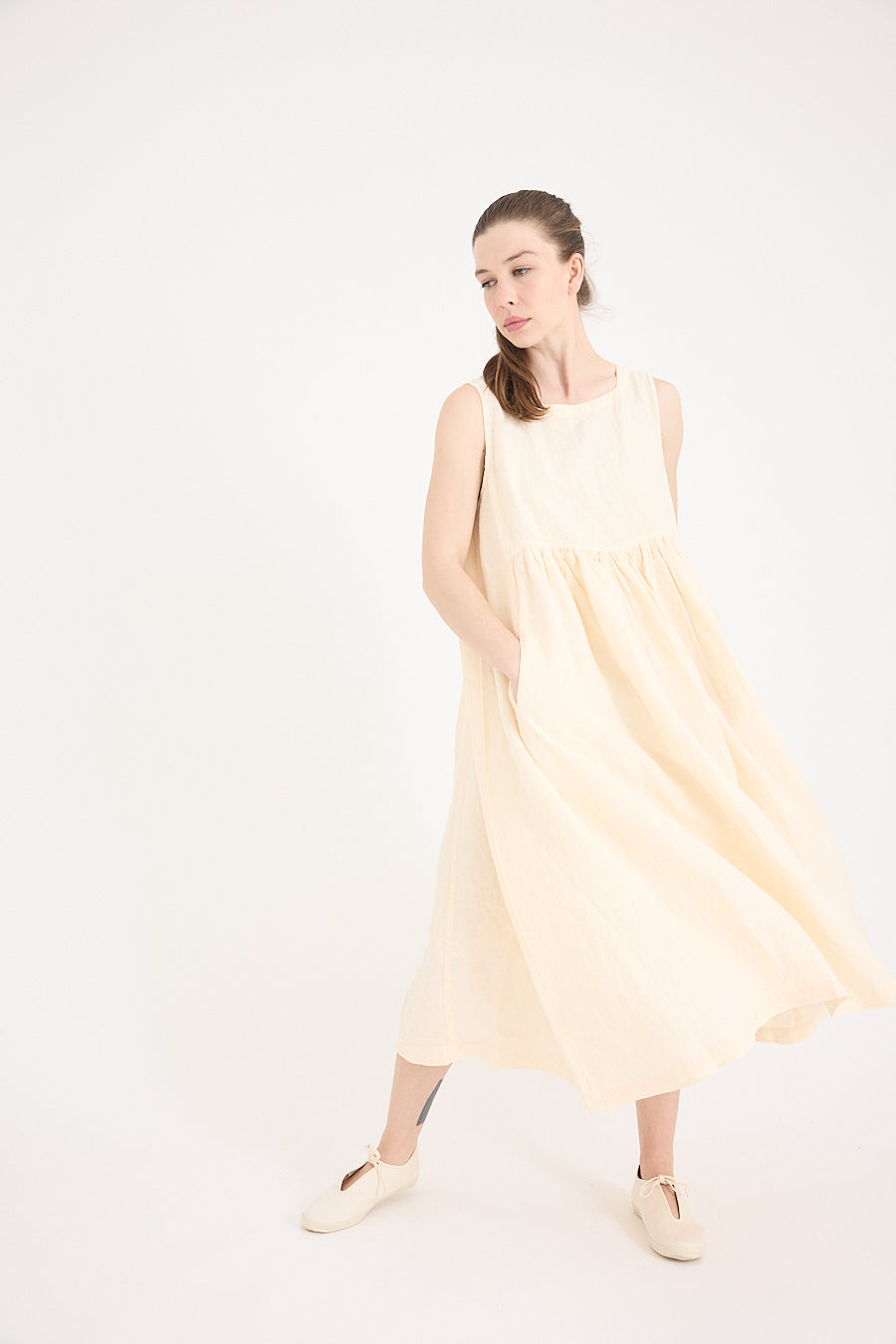 Dahlia Dress in Light Linen